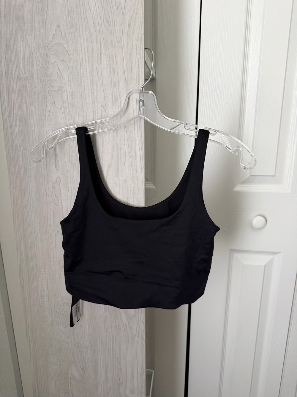 SKIMS Shine Scoop Neck Longline Sports Bra - M, Obsidian